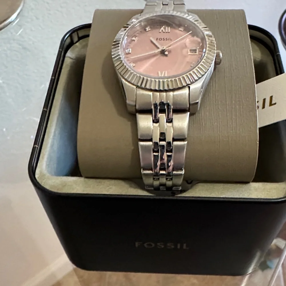 Fossil Silver Watch with Pink Dial - Picture 7 of 7
